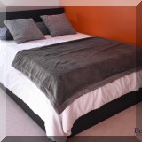 F52. Full bed with underneath storage drawers. 